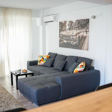 Penthouse With Huge Rooftop & Amazing City View Bukarest Exterior foto