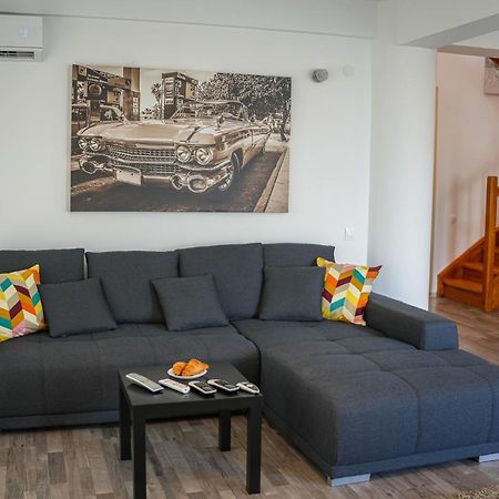 Penthouse With Huge Rooftop & Amazing City View Bukarest Exterior foto