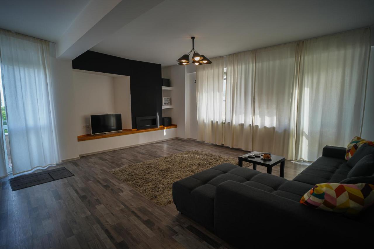 Penthouse With Huge Rooftop & Amazing City View Bukarest Exterior foto