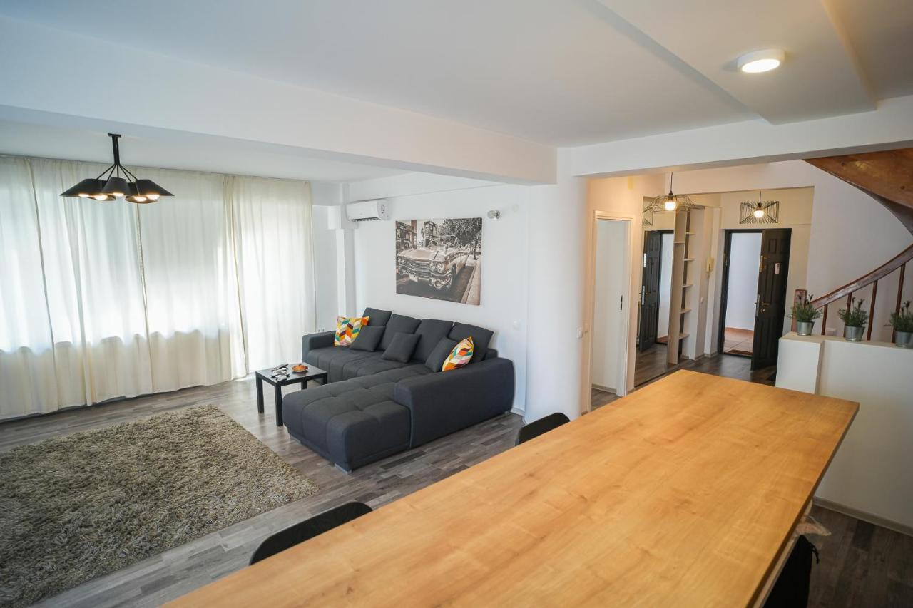 Penthouse With Huge Rooftop & Amazing City View Bukarest Exterior foto