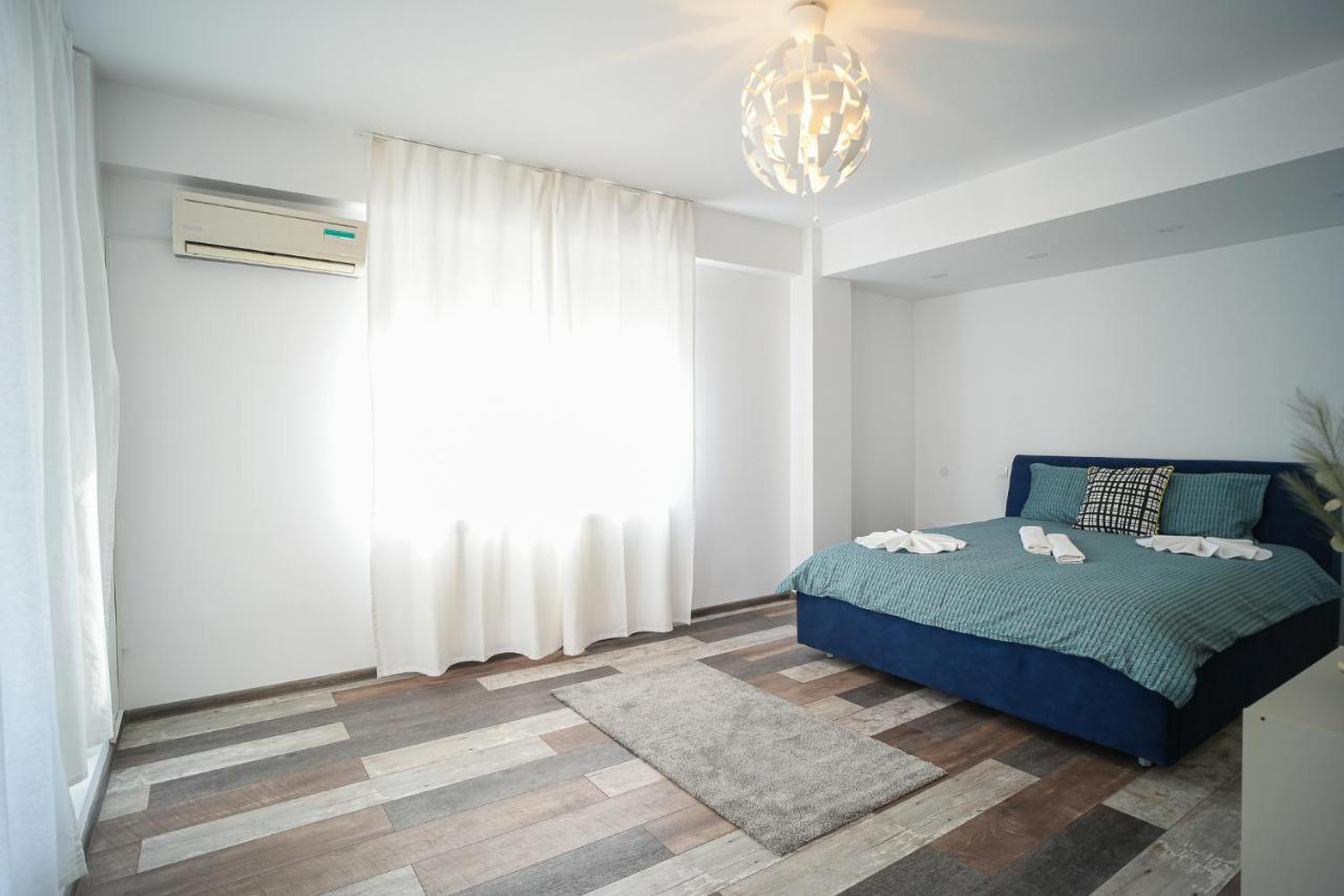 Penthouse With Huge Rooftop & Amazing City View Bukarest Exterior foto